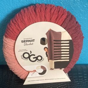 NWT Bernat Blanket O'Go Quick Start Yarn Color: Shiraz